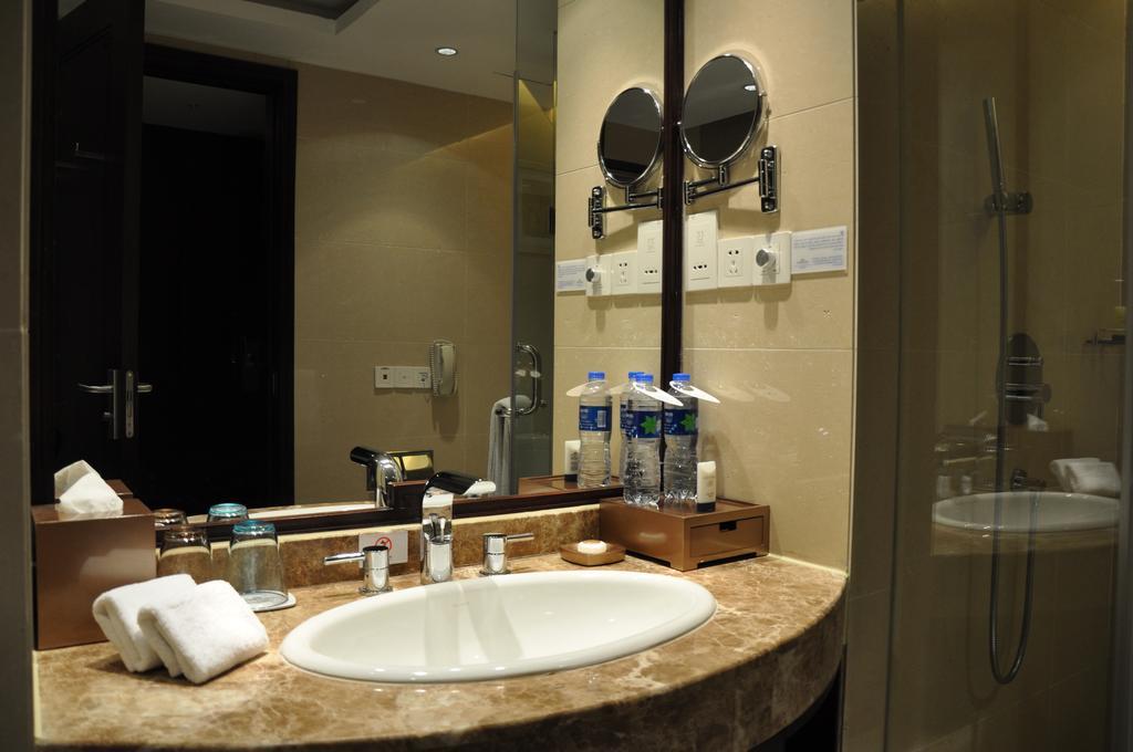 Vienna International Hotel Suzhou University Town Buitenkant foto